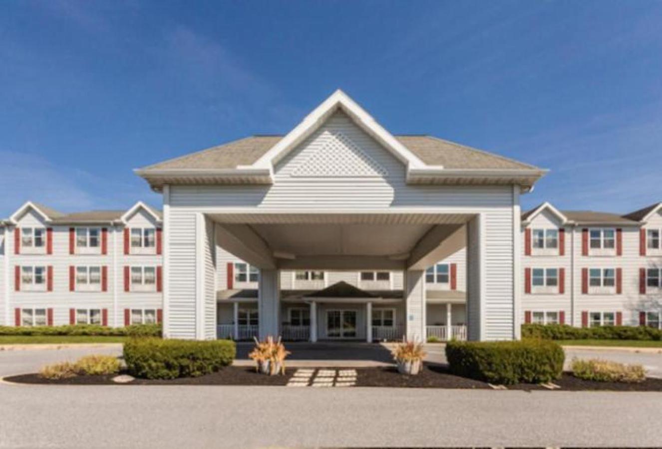 Lancaster Inn & Suites Manheim Εξωτερικό φωτογραφία