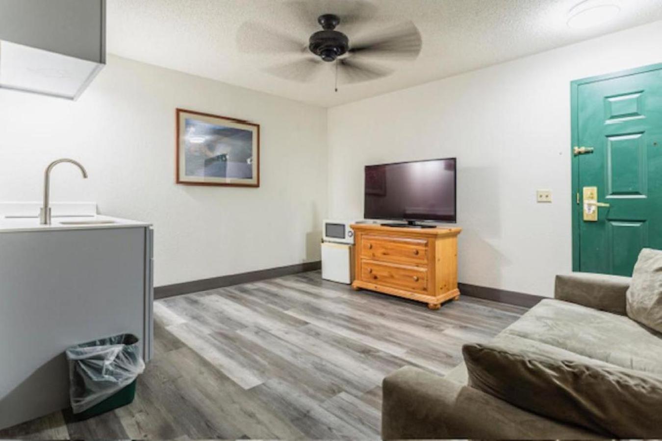 Lancaster Inn & Suites Manheim Εξωτερικό φωτογραφία