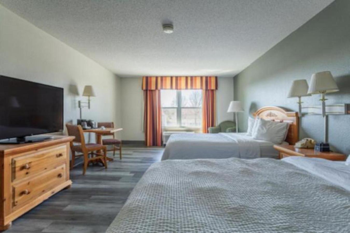 Lancaster Inn & Suites Manheim Εξωτερικό φωτογραφία