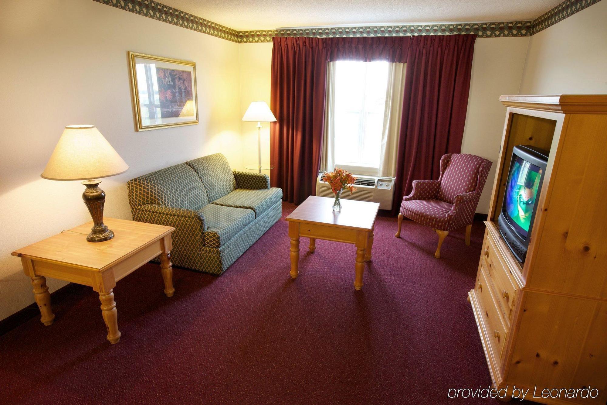 Lancaster Inn & Suites Manheim Δωμάτιο φωτογραφία
