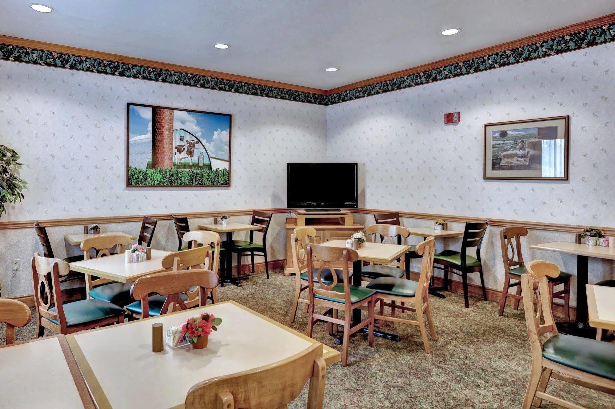 Lancaster Inn & Suites Manheim Εξωτερικό φωτογραφία