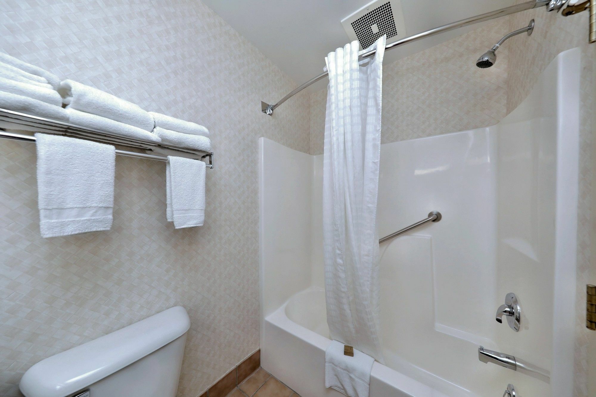 Lancaster Inn & Suites Manheim Εξωτερικό φωτογραφία